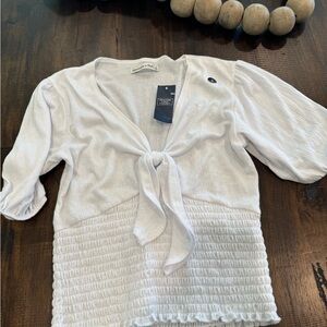 NWT~Abercrombie & Fitch Textured White Top~Size Small